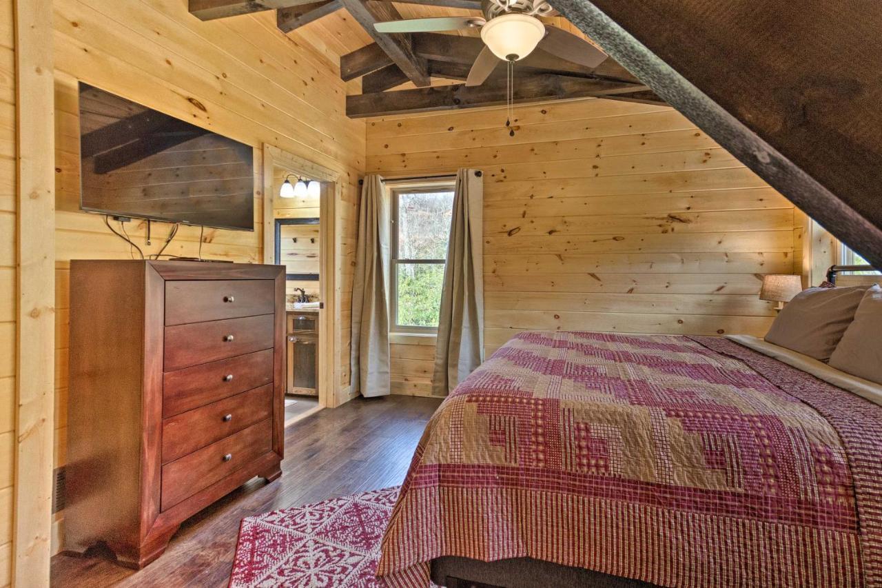 Hilltop Cabin On 5 Acres With Hot Tub And Waterfall! Bryson City Exterior foto